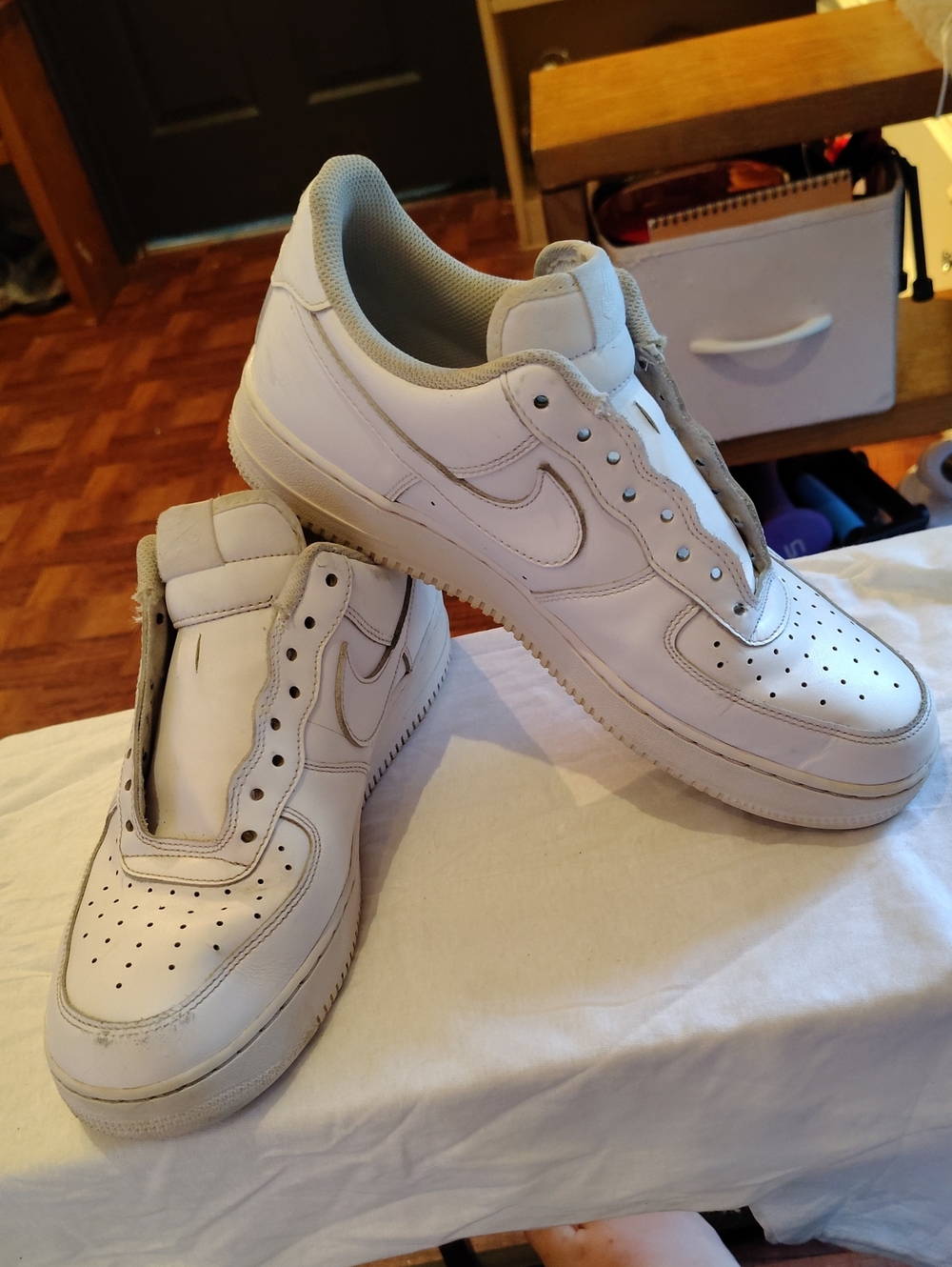 Nike Men’s White Low-Top Leather Sneakers
